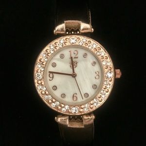 NEW Elizabeth Arden Metallic Rose Pink Watch ⏰
